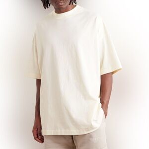 FEAR OF GOD ESSENTIALS
Logo Oversize T-Shirt Off-white